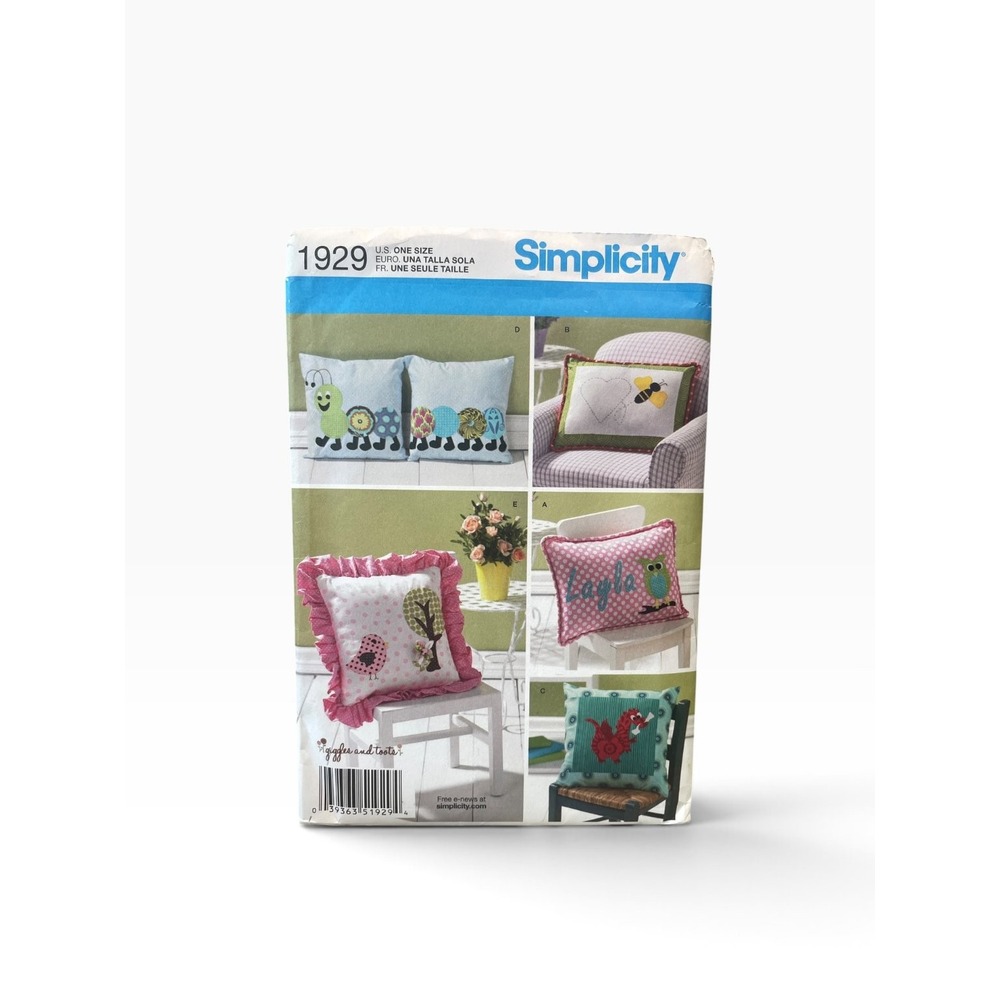 Simplicity Applique Pillows Sewing Pattern Unisex OS Multicolor 1929 Uncut